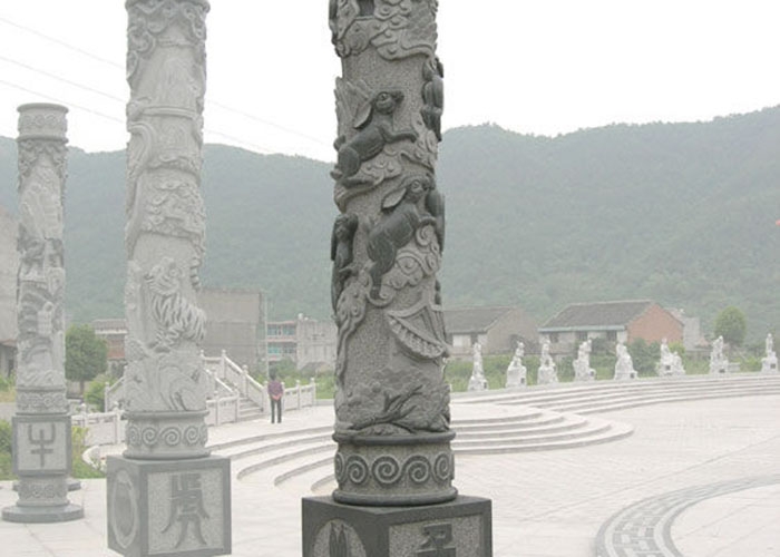 石雕龙柱