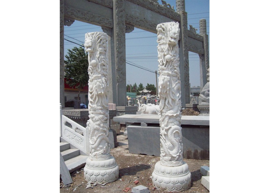 石雕龙柱